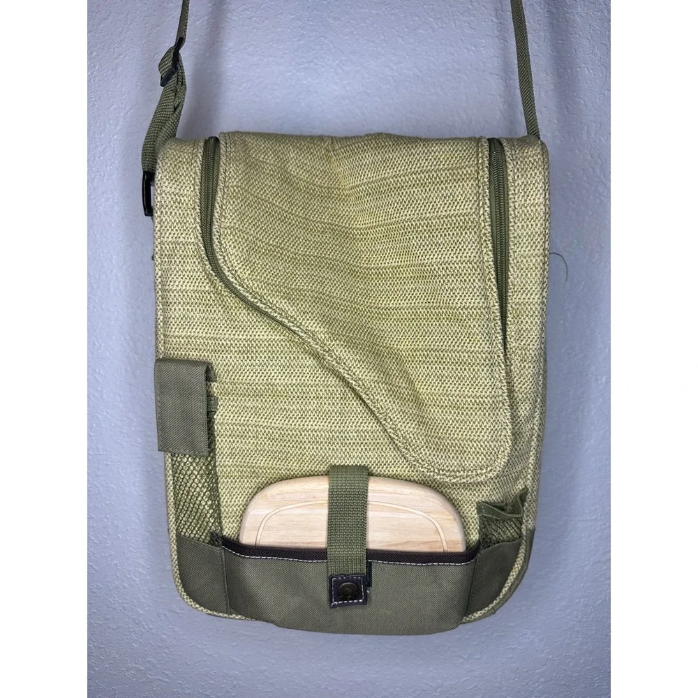 Picnic at‎ Ascot Woven Crossbody Bag with Wooden Cutting Board